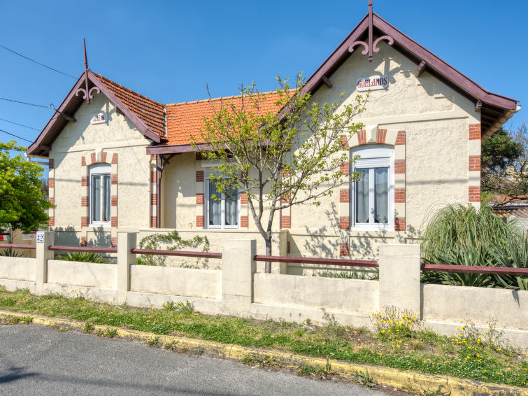 Search and Stay, undefined in undefined. Gallery position 0