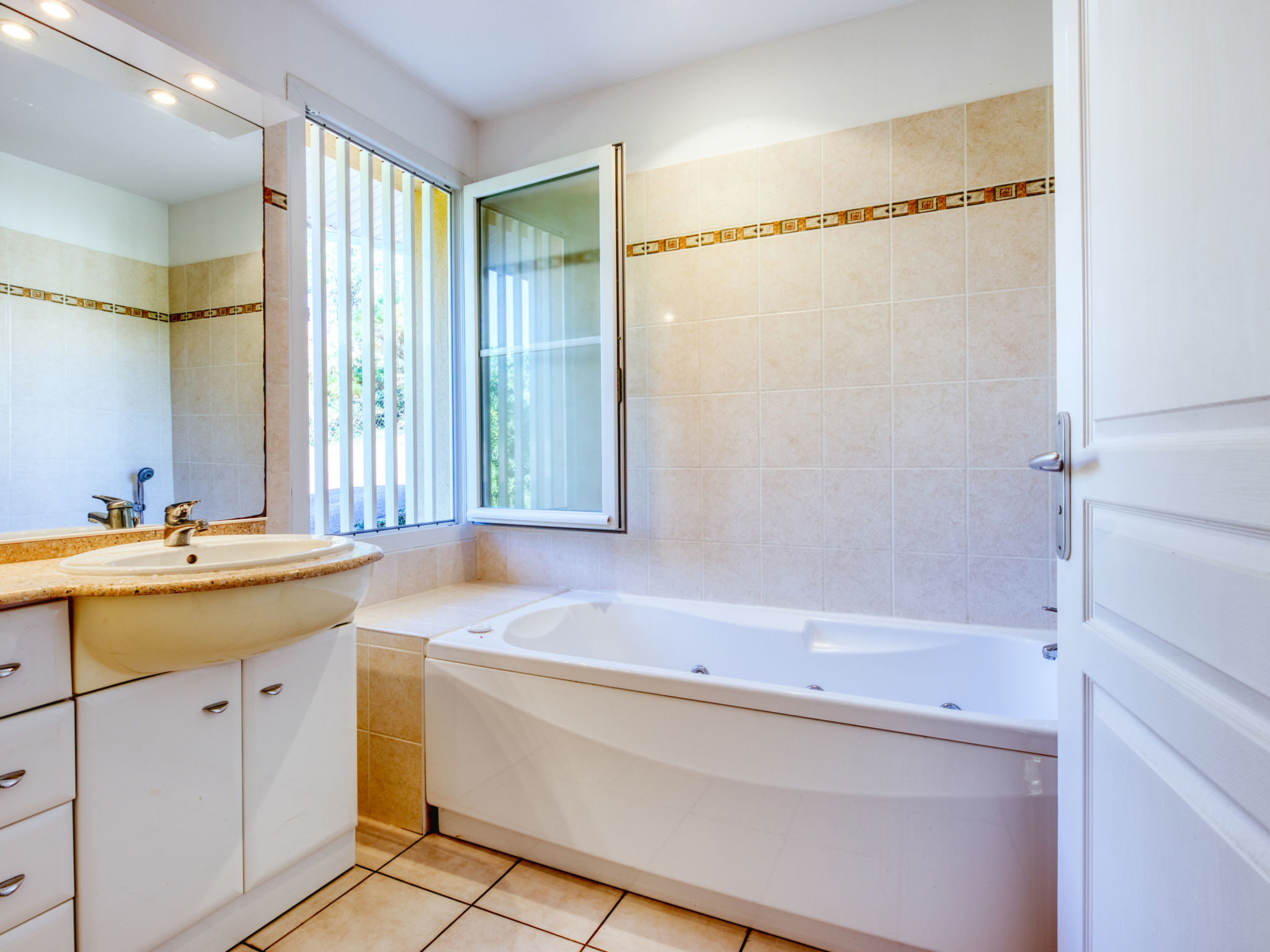 Photo of Atlantic Green