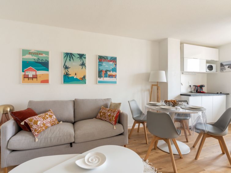 Search and Stay destination Lacanau, Nouvelle-Aquitaine - France from AU$ 171. Les Hélianthes