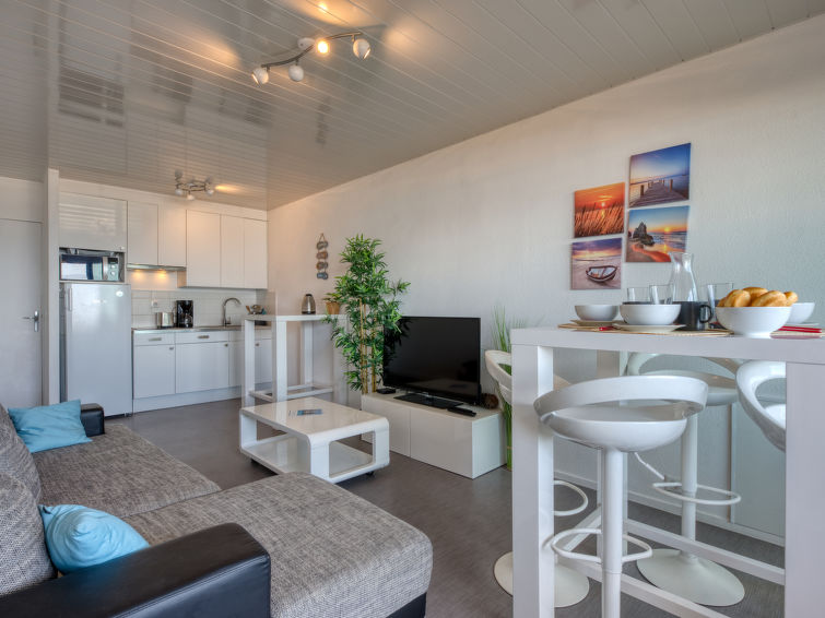 Search and Stay destination Lacanau, Nouvelle-Aquitaine - France from AU$ 245. Les Océanides