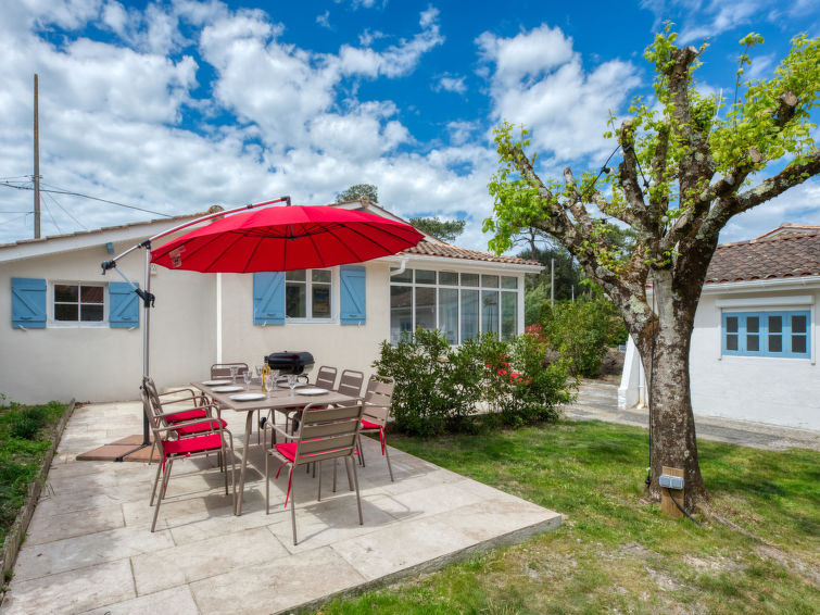 Search and Stay destination Soulac-sur-Mer, Nouvelle-Aquitaine - France from AU$ 367. Petite Ensouleihado