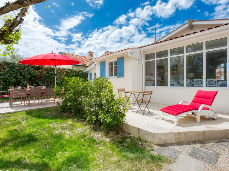 Search and Stay destination Soulac-sur-Mer, Nouvelle-Aquitaine - France from AU$ 367. Petite Ensouleihado