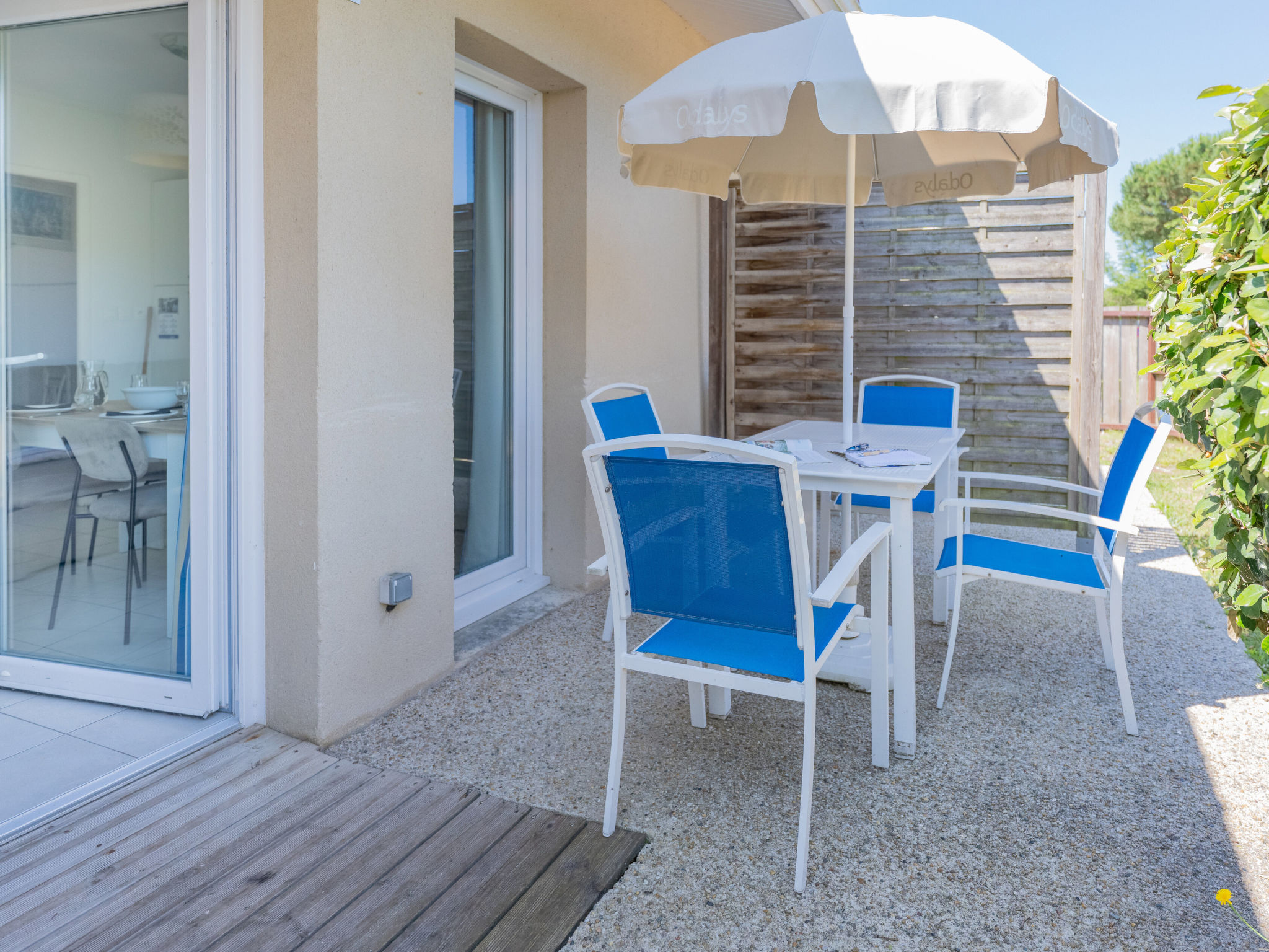 Le Petit Pont-Draußen