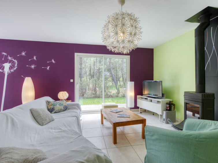 Search and Stay destination Hourtin, Nouvelle-Aquitaine - France from AU$ 302. Nico
