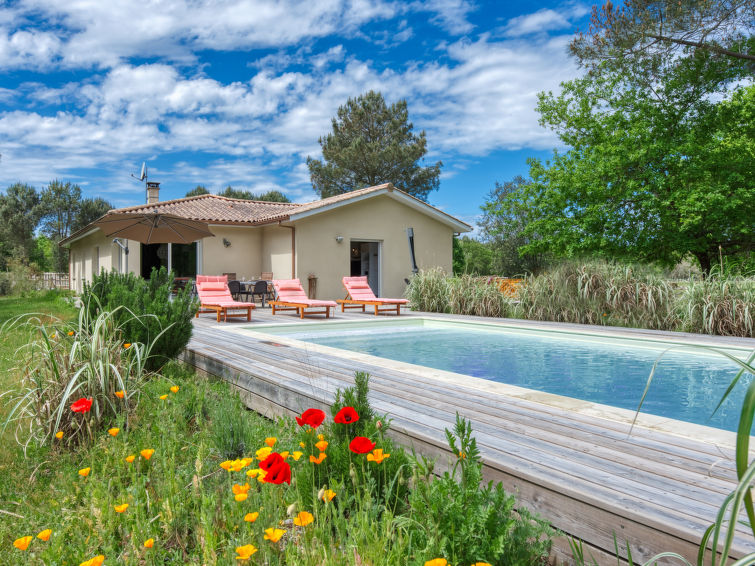 Search and Stay Destinations. Vacation Rentals in Hourtin, Gironde - Nouvelle-Aquitaine - France