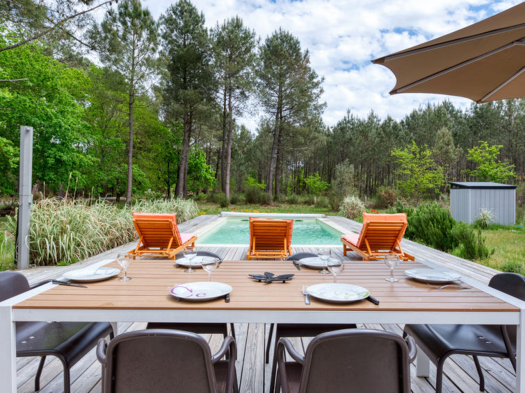 Search and Stay destination Hourtin, Nouvelle-Aquitaine - France from AU$ 302. Nico