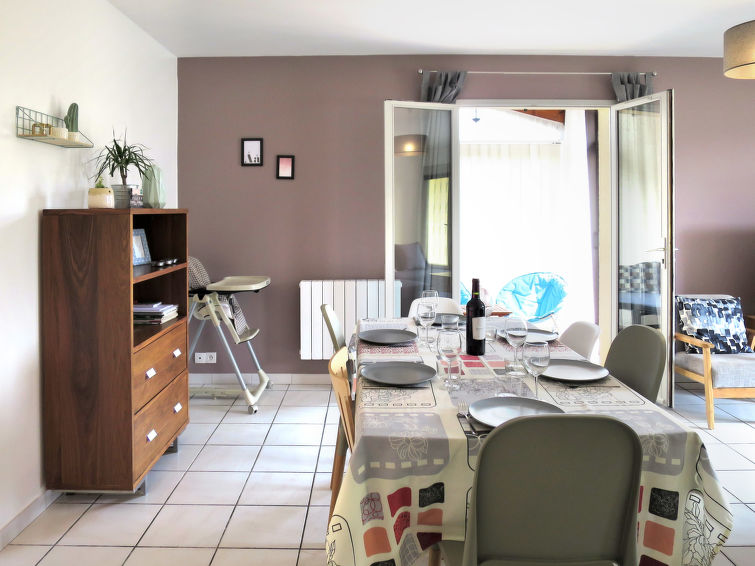 Search and Stay destination Hourtin, Nouvelle-Aquitaine - France from AU$ 177. Les Chênes (HUT123)