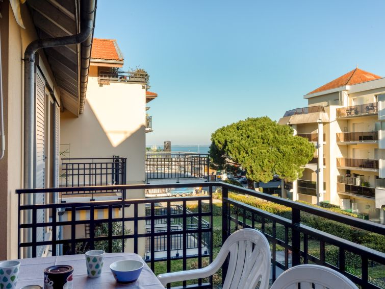 Search and Stay destination Arcachon, Nouvelle-Aquitaine - France from AU$ 288. Les Amarres de l'Aiguillon