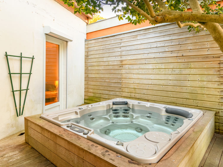 Search and Stay destination Arcachon, Nouvelle-Aquitaine - France from AU$ 523. La Belle Tendel
