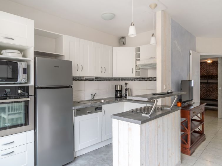 Search and Stay destination Arcachon, Nouvelle-Aquitaine - France from AU$ 222. Plein Soleil