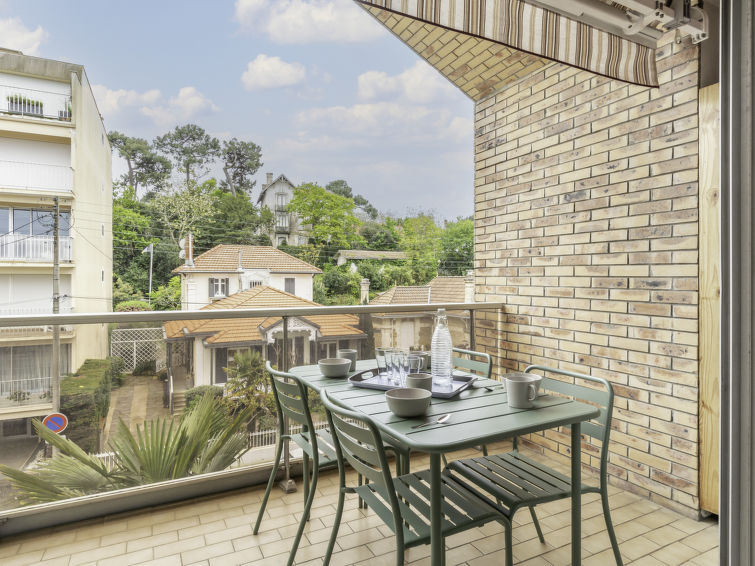 Search and Stay destination Arcachon, Nouvelle-Aquitaine - France from AU$ 222. Plein Soleil