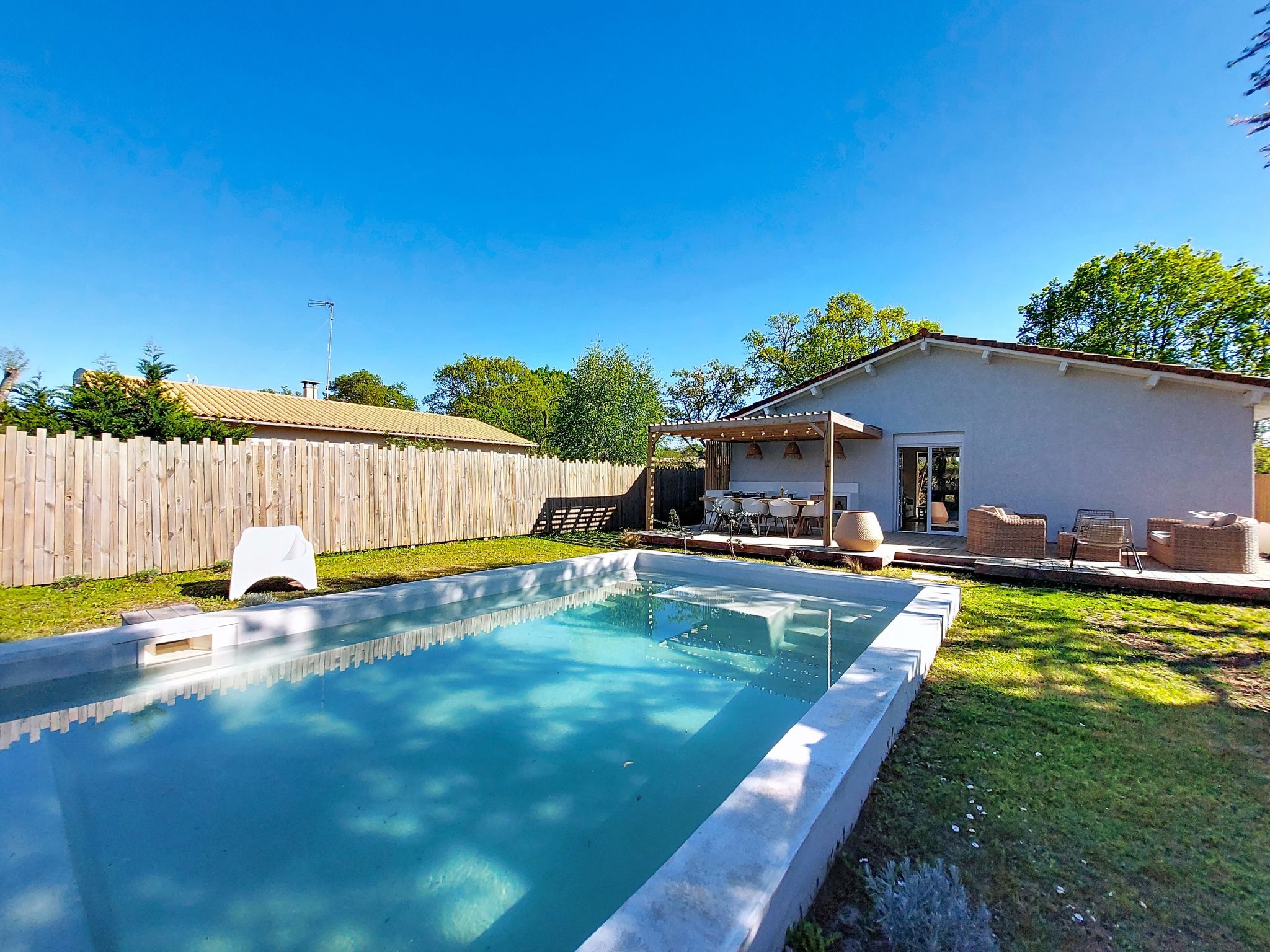 Photo of Maison Georgia Rose