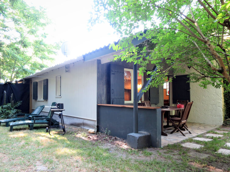 Search and Stay destination Queyrac, Nouvelle-Aquitaine - France from AU$ 99. Les Sables