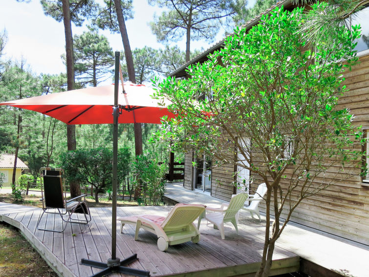 Search and Stay destination Carcans, Nouvelle-Aquitaine - France from AU$ 314. La Cigale (MAU190)