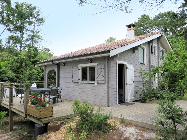 Search and Stay destination Carcans, Nouvelle-Aquitaine - France from AU$ 158. L'Escouarte