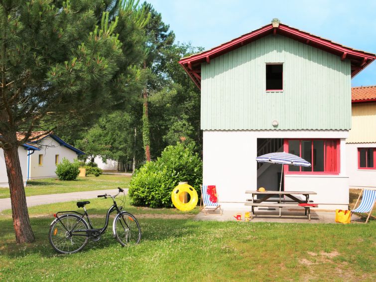 Search and Stay destination Arès, Nouvelle-Aquitaine - France from AU$ 260. Les Rives de Saint Brice
