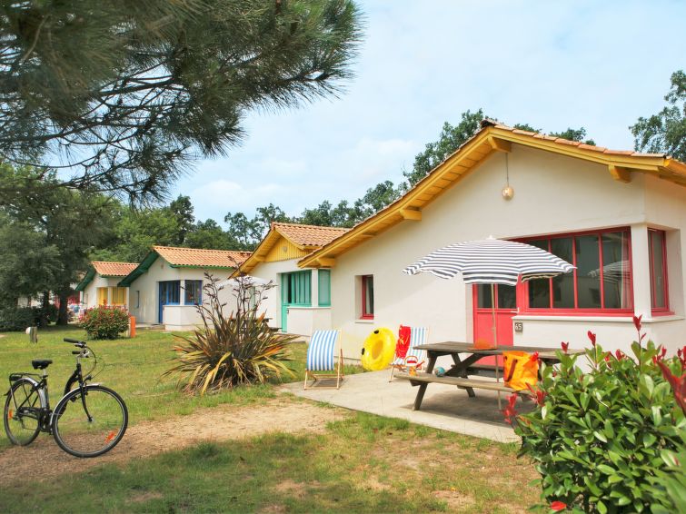 Search and Stay destination Arès, Nouvelle-Aquitaine - France from AU$ 265. Les Rives de Saint Brice