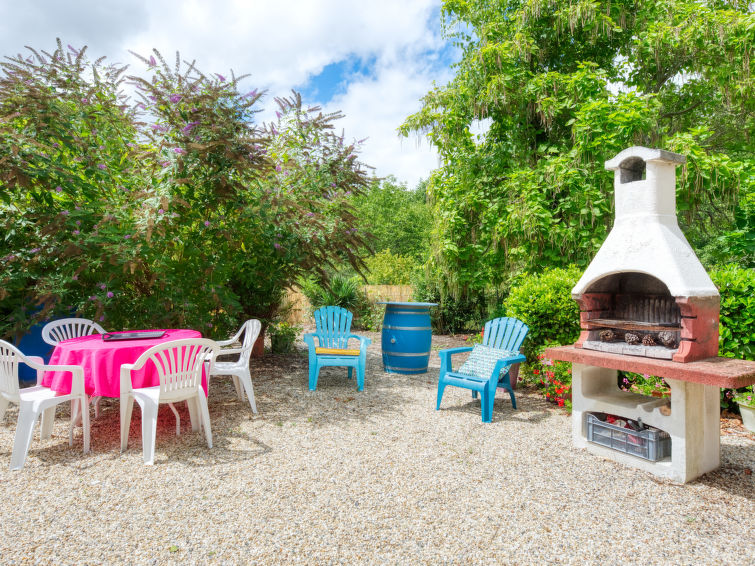 Search and Stay destination Jau-Dignac-et-Loirac, Nouvelle-Aquitaine - France from AU$ 100. Pontac-Gadet 2