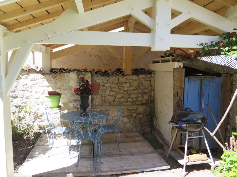 Search and Stay destination Sauvagnas, Nouvelle-Aquitaine - France from AU$ 230. Les Volets Bleus