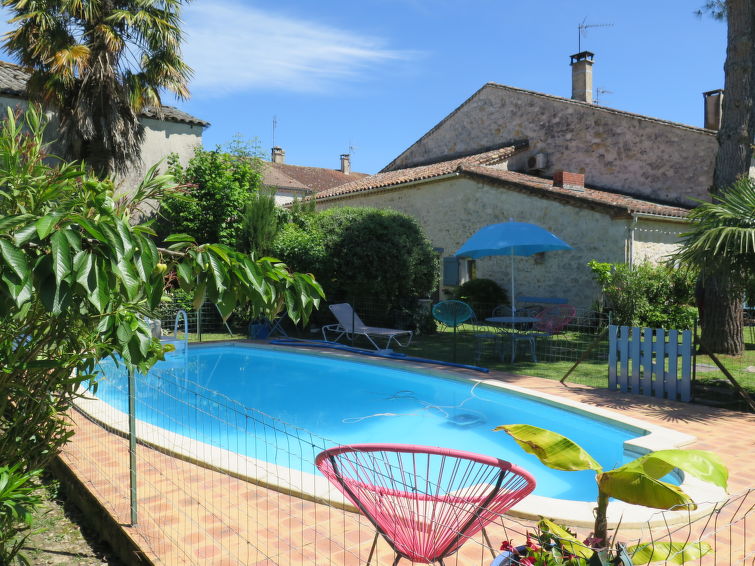 Search and Stay destination Sauvagnas, Nouvelle-Aquitaine - France from AU$ 230. Les Volets Bleus