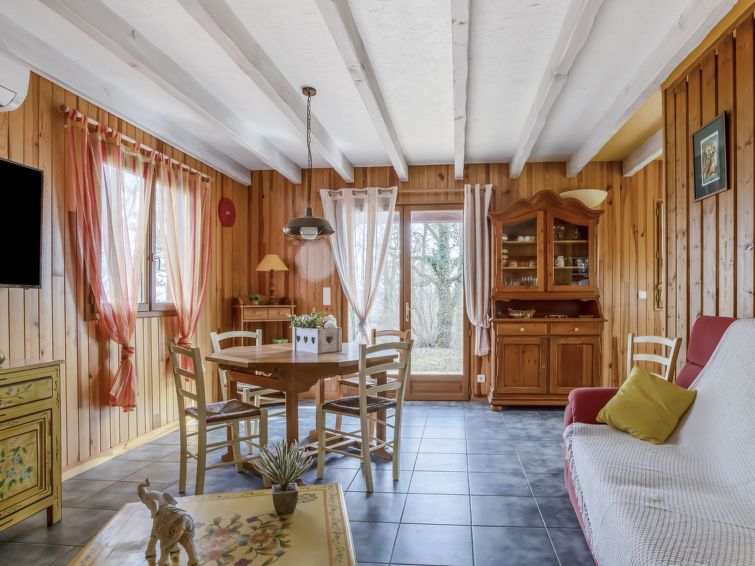 Search and Stay destination Loupiac, Occitanie - France from AU$ 165. Le Noisetier