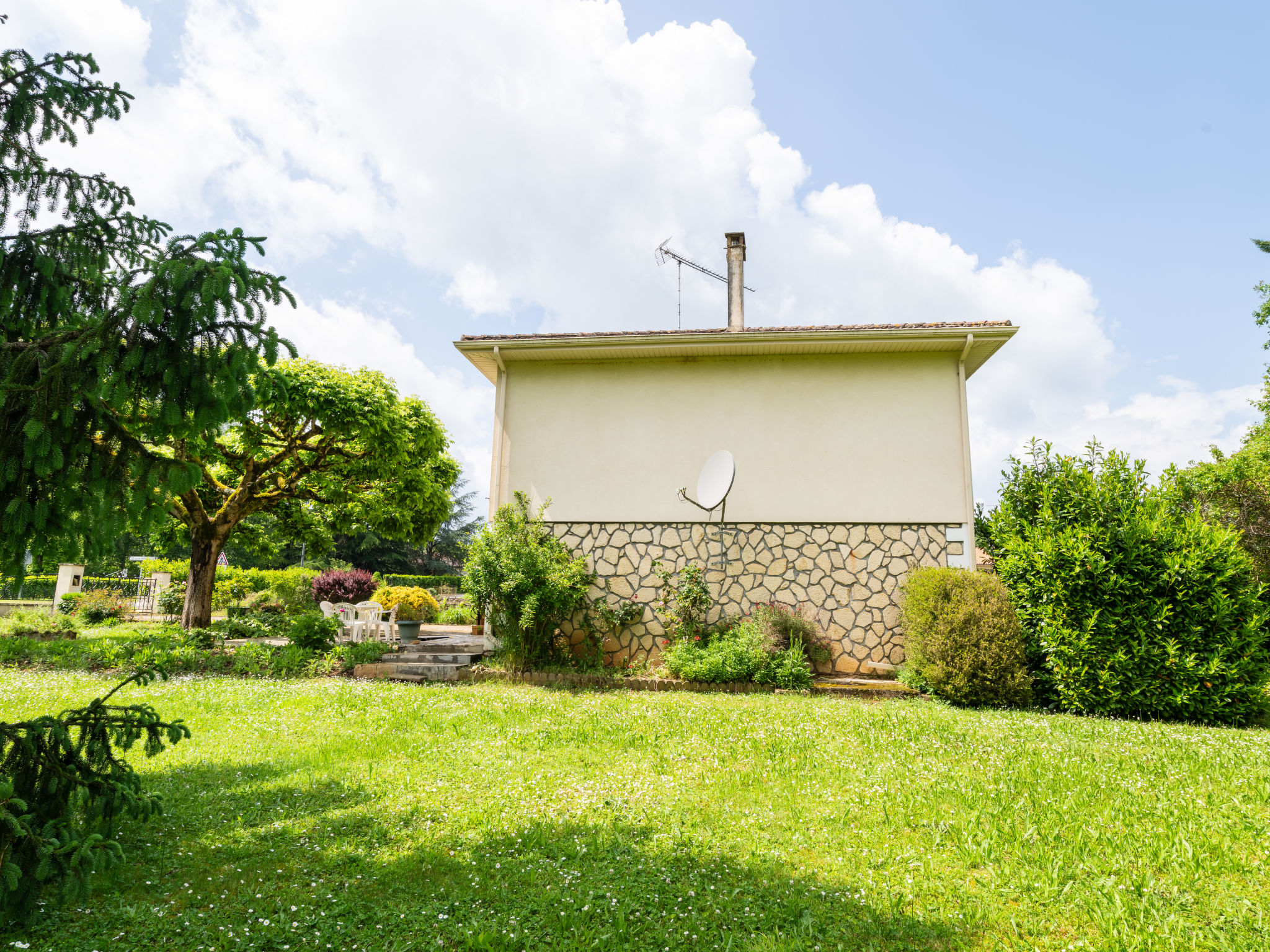 Maison du Pountet-Outside