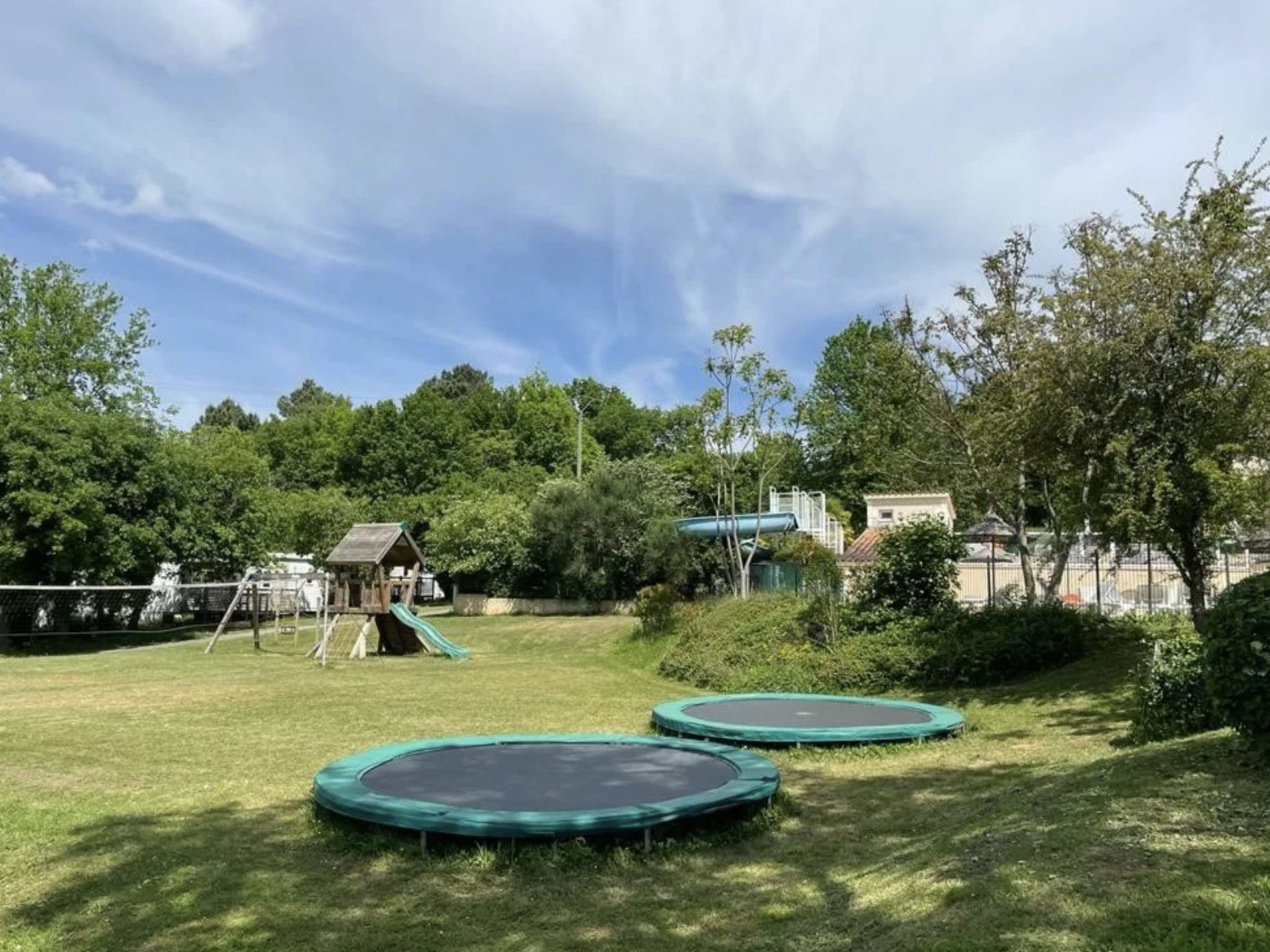 Camping Le Clou - Lodge de Luxe - Buiten