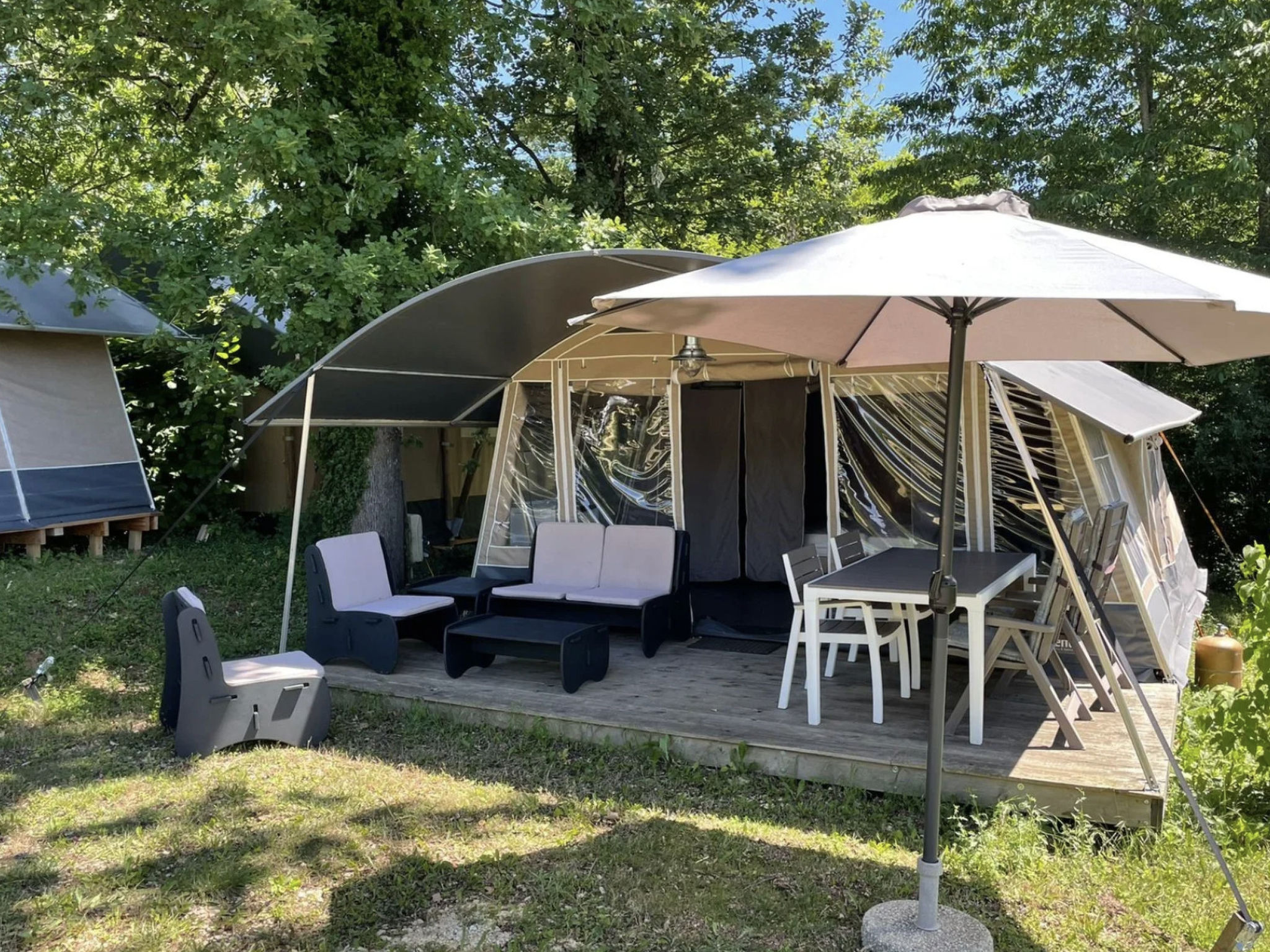 Camping Le Clou - Lodge de Luxe