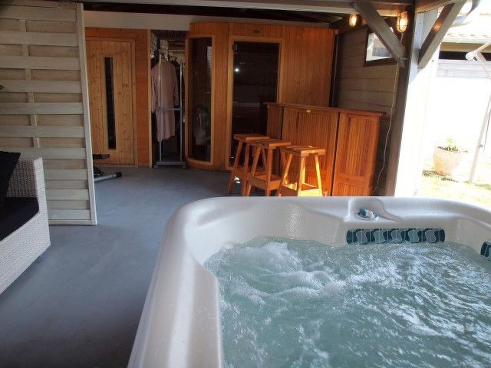 Wohnung "Les Platanes" mit Jacuzzi-Dedans