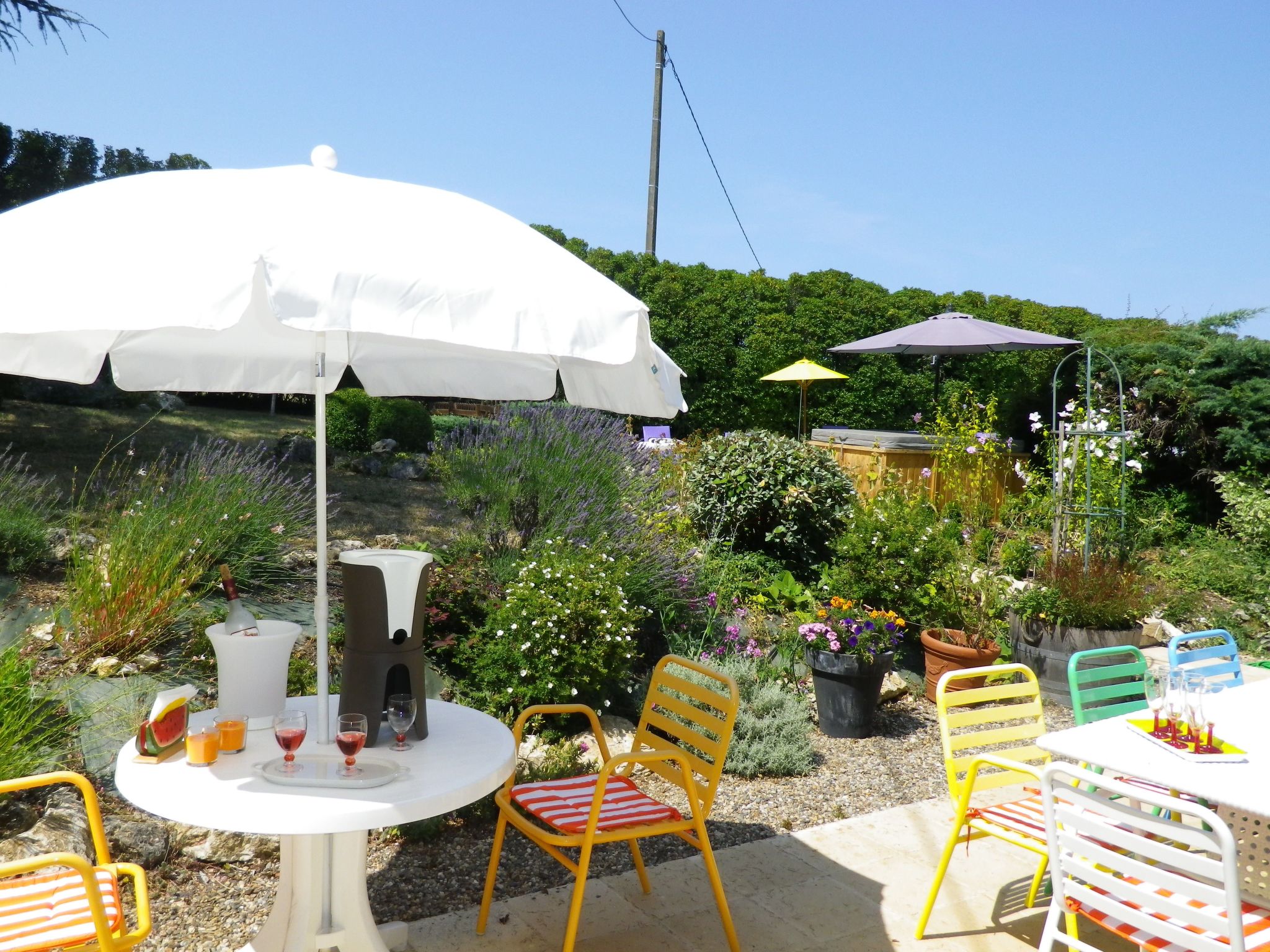 Villa mit Jacuzzi-Image-tags.info