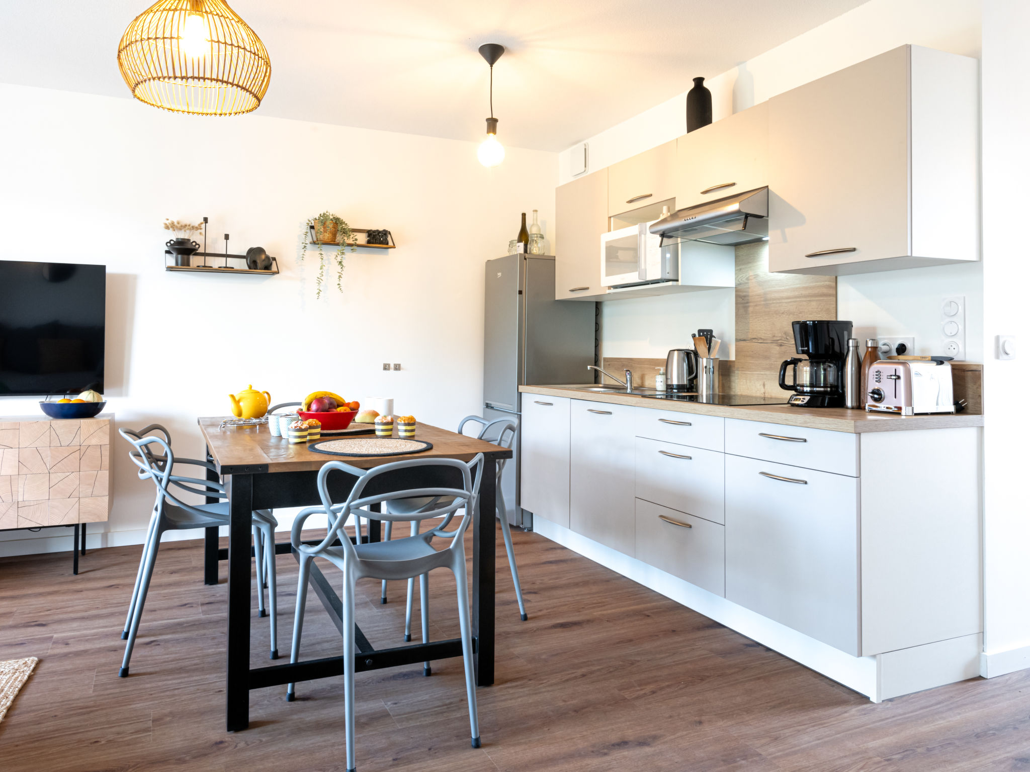 Kitchen / Dining Room