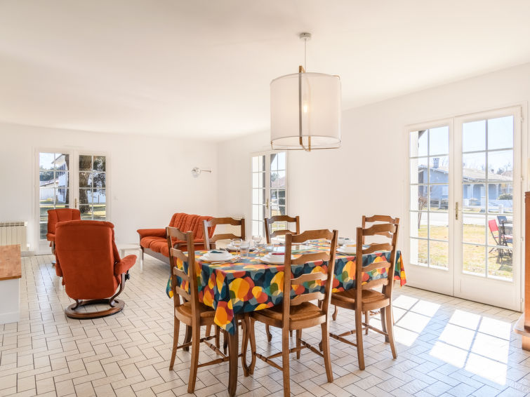 Search and Stay destination Lit-et-Mixe, Nouvelle-Aquitaine - France from AU$ 314. Les Chênes