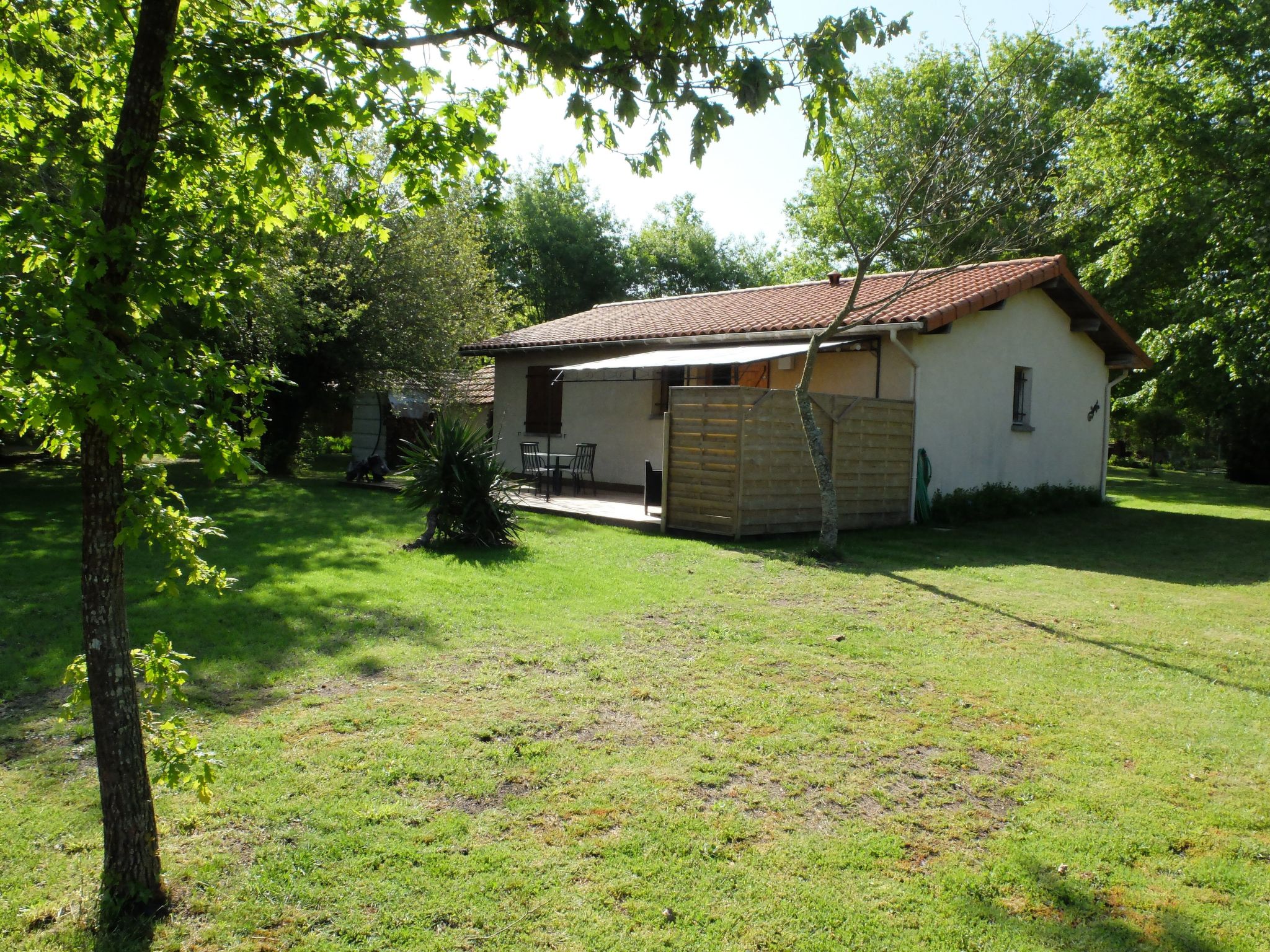 Gemütliches Ferienhäuschen im Grünen mit Terrasse-Binnen