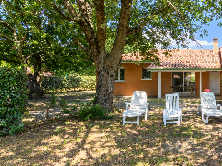 Search and Stay destination Saint-Julien-en-Born, Nouvelle-Aquitaine - France from AU$ 167. La Lette II Albizzias (CON171)