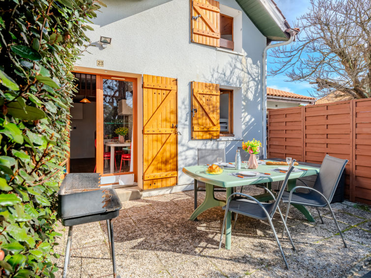 Search and Stay destination Mimizan, Nouvelle-Aquitaine - France from AU$ 186. Les Landaises