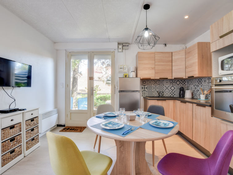 Search and Stay destination Mimizan, Nouvelle-Aquitaine - France from AU$ 138. Villa au plus près