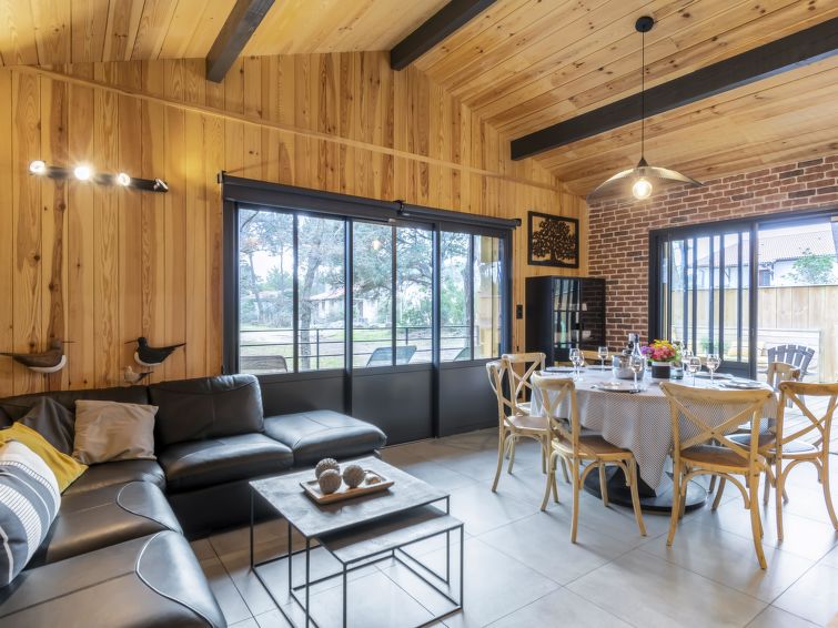 Search and Stay destination Mimizan, Nouvelle-Aquitaine - France from AU$ 524. Palot 35