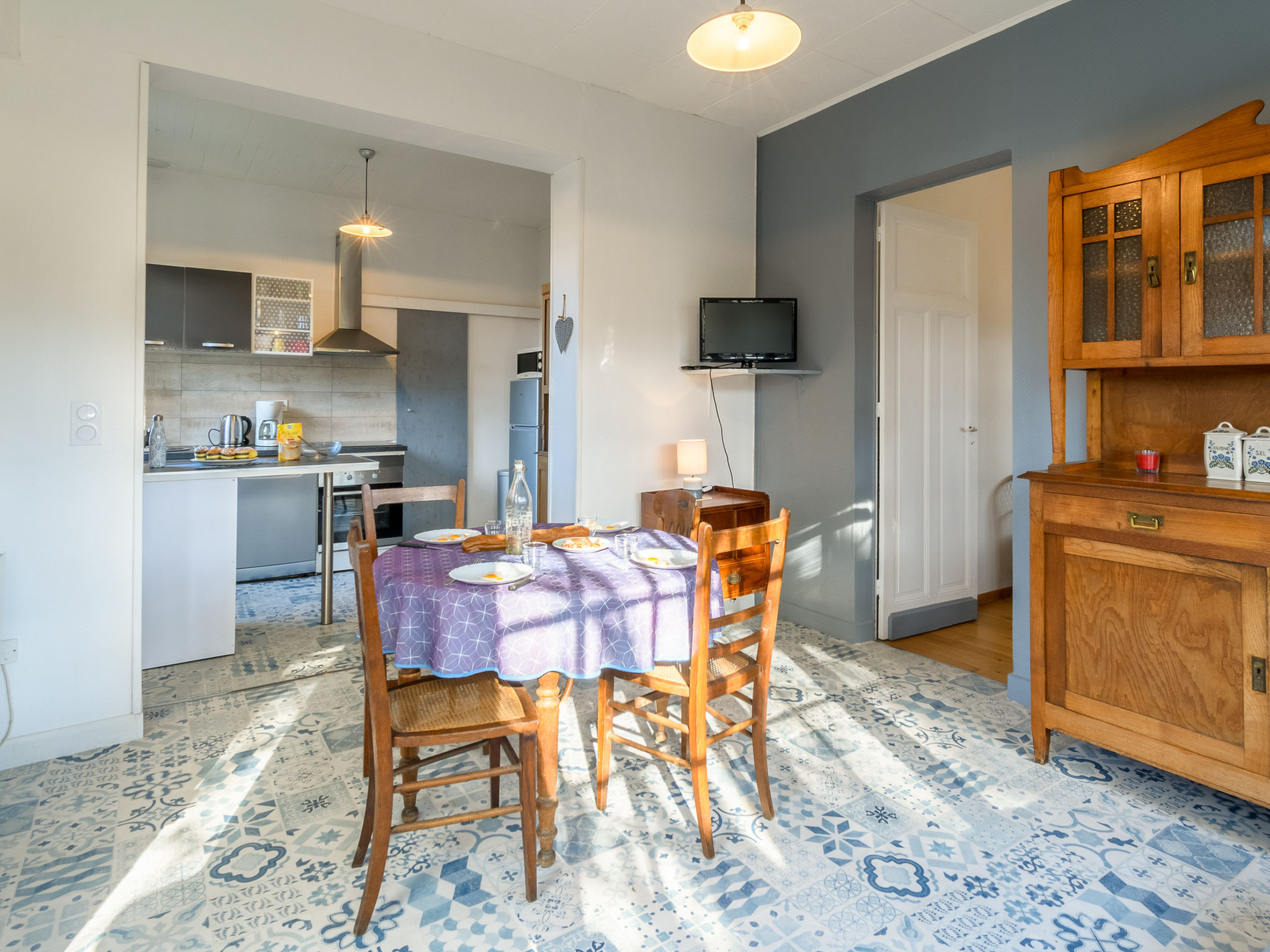 Kitchen / Dining Room