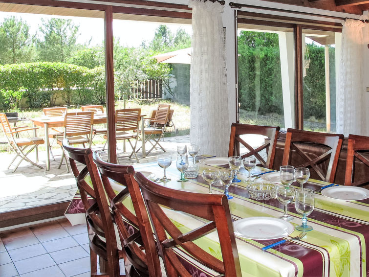 Search and Stay destination Mimizan, Nouvelle-Aquitaine - France from AU$ 340. Roitelet