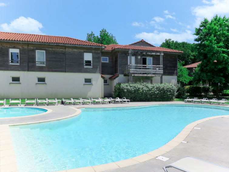 Search and Stay destination Aureilhan, Nouvelle-Aquitaine - France from AU$ 56. Les Terrasses du Lac (MIZ800)