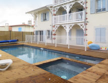 Le Marché de la Plage (MIZ092)