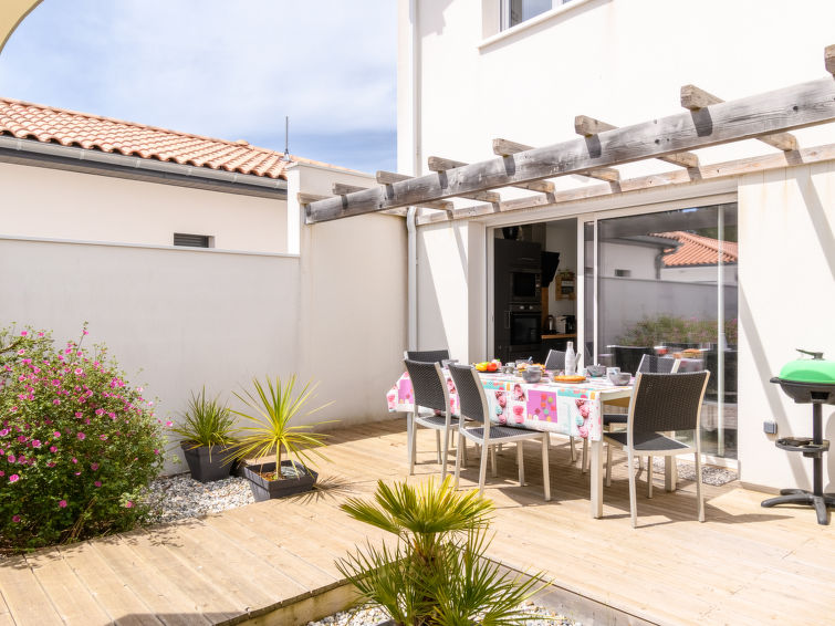 Search and Stay destination Mimizan, Nouvelle-Aquitaine - France from AU$ 270. Les Patios de Flore