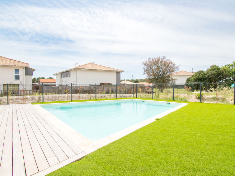 Search and Stay destination Mimizan, Nouvelle-Aquitaine - France from AU$ 224. soleil couchant I03