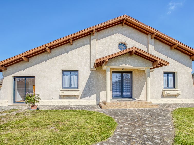 Search and Stay destination Aureilhan, Nouvelle-Aquitaine - France from AU$ 267. Peyroutic