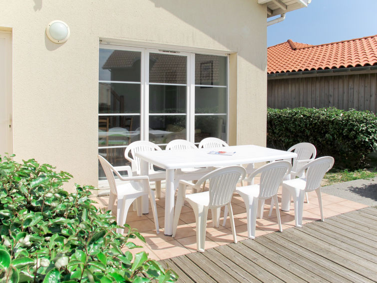 Search and Stay destination Biscarrosse, Nouvelle-Aquitaine - France from AU$ 207. Résidence Dune Blanche - Soleil (BPL320)