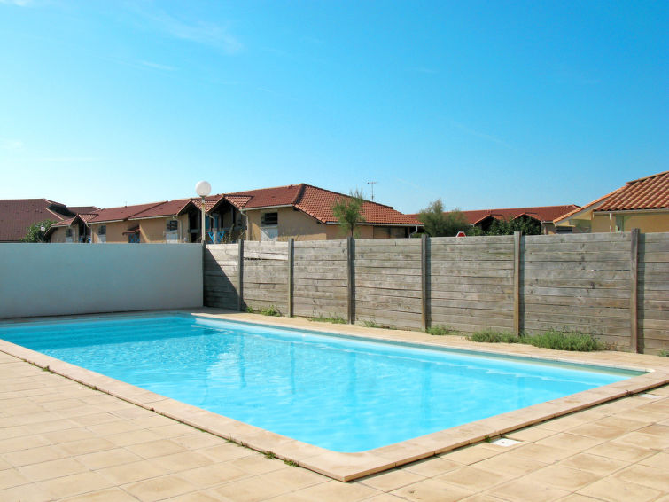 Search and Stay destination Biscarrosse, Nouvelle-Aquitaine - France from AU$ 238. Résidence Indigo II (BPL325)