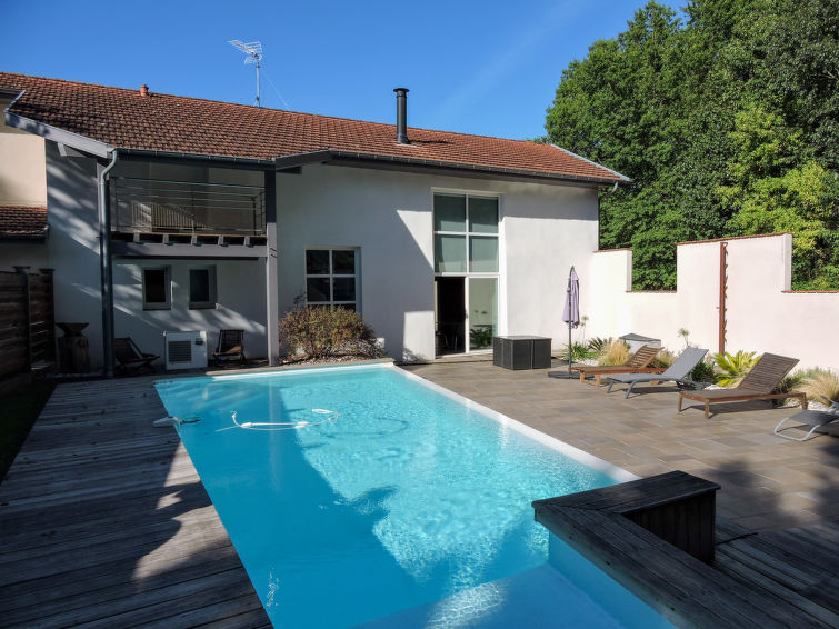 Search and Stay destination Saint-Pandelon, Nouvelle-Aquitaine - France from AU$ 335. LA FORGE