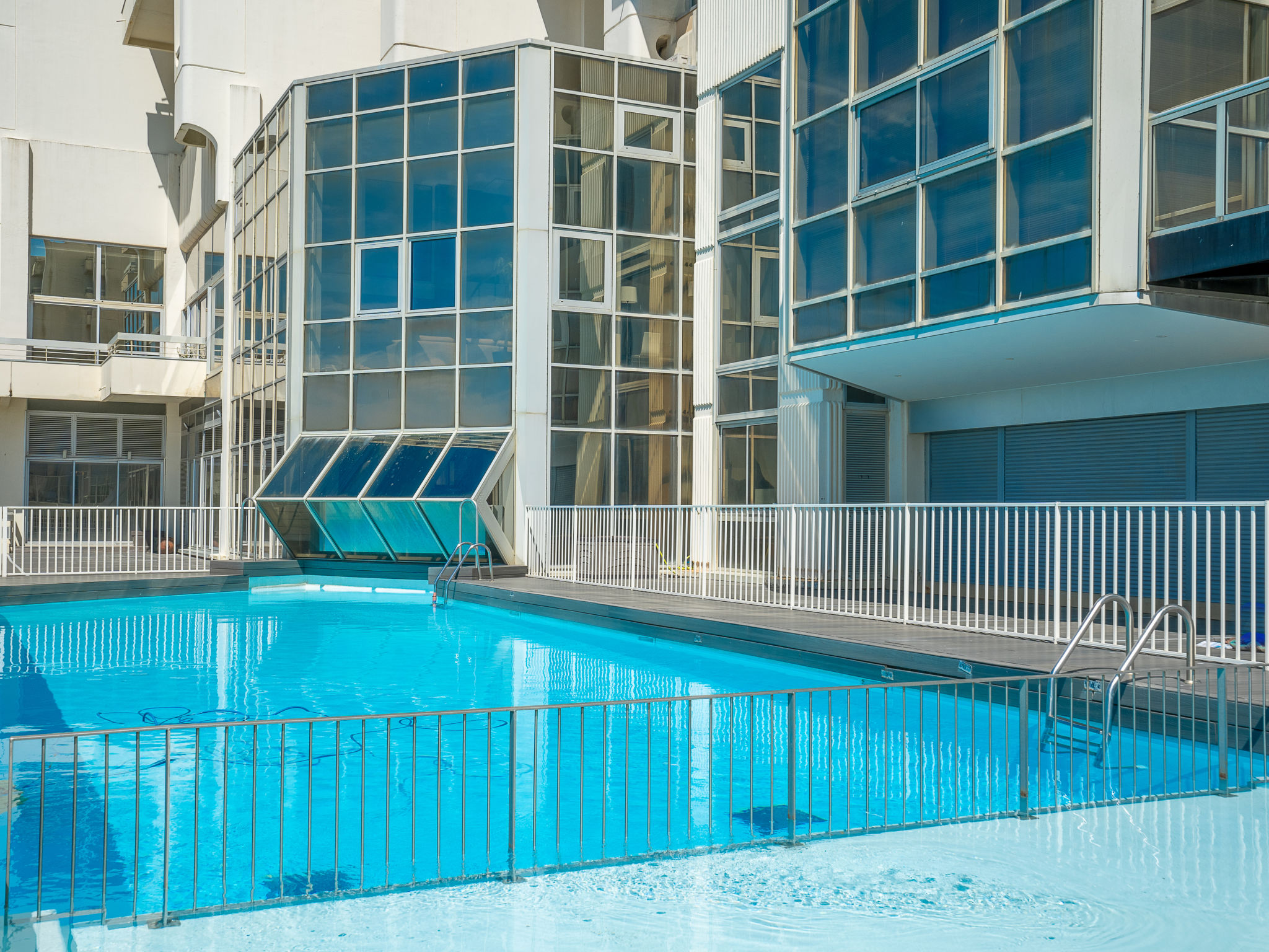 Victoria Surf — Pool Outdoor (3 of 24)