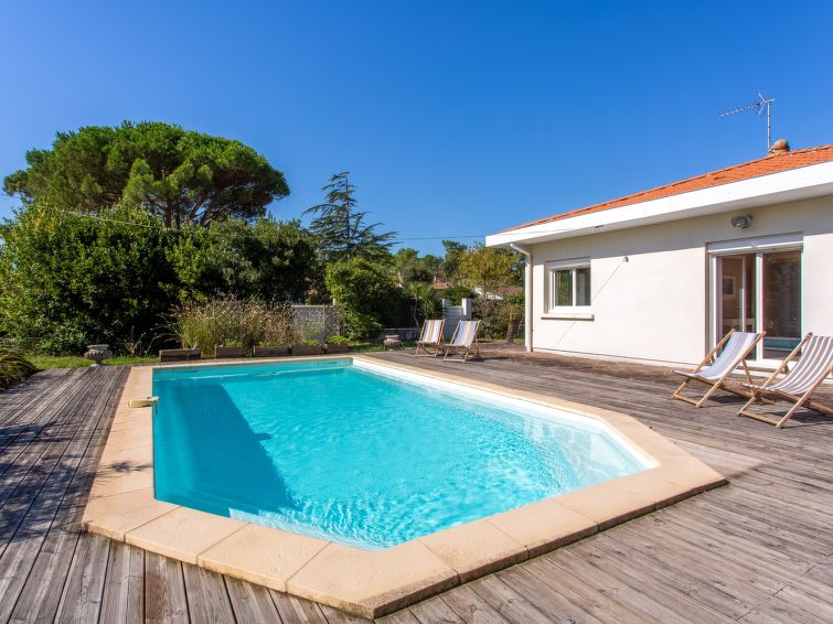Search and Stay destination Labenne, Nouvelle-Aquitaine - France from AU$ 427. Ile de France