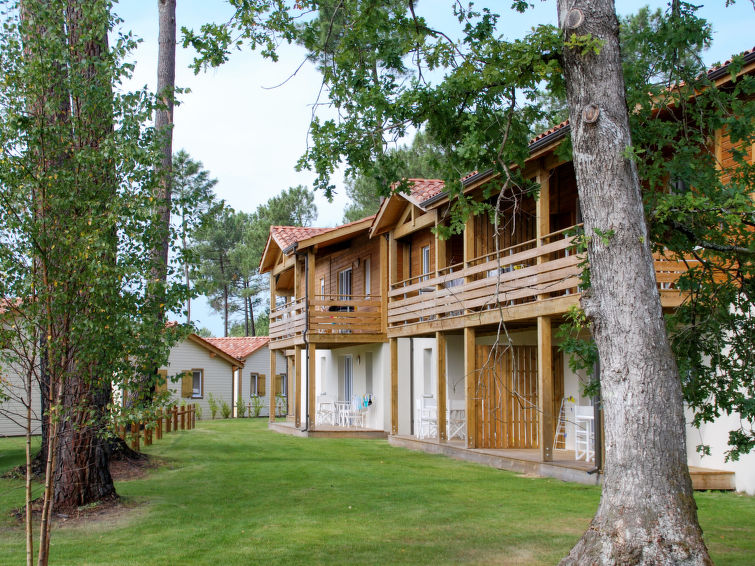 Search and Stay destination Parentis-en-Born, Nouvelle-Aquitaine - France from AU$ 118. Les Cottages du Lac T3 Premium